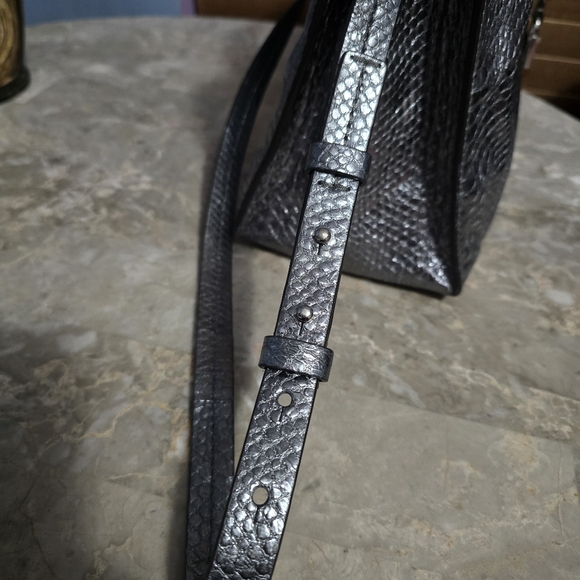 Michael Kors Mercer Medium Messenger Silver Snake Print Leather 3-in-1 Handbag - Picture 8 of 13